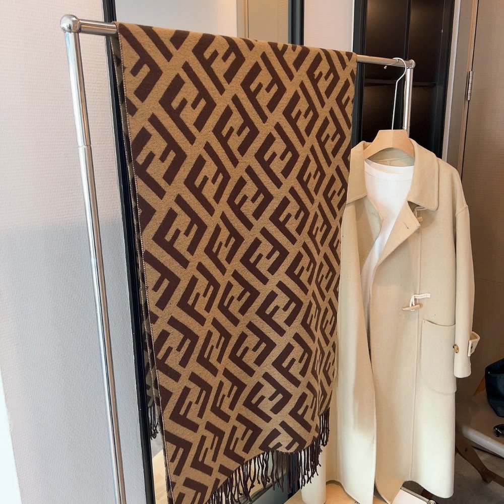 💎✨AUTHENTIC✨💎Fendi scarf